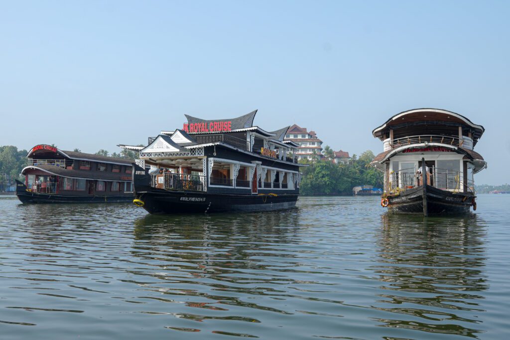 Traditional houseboat in Kollam, Kerala with modern design and comfort – JK Royal Cruise