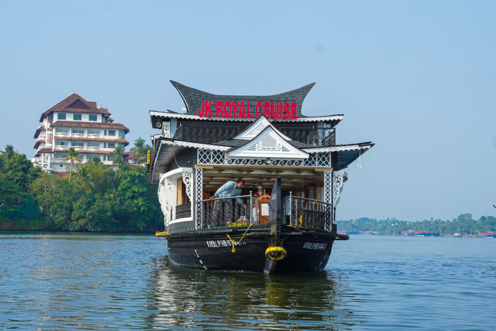 Traditional houseboat in Kollam, Kerala with modern design and comfort – JK Royal Cruise