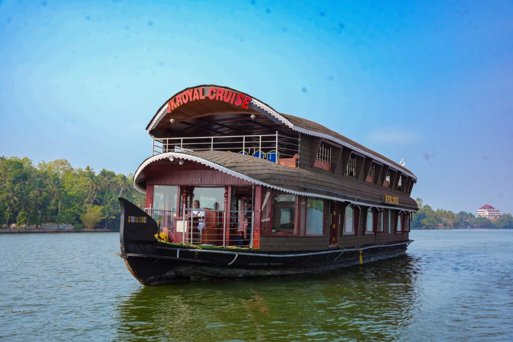 Traditional houseboat in Kollam, Kerala with modern design and comfort – JK Royal Cruise