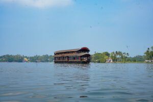 Traditional houseboat in Kollam, Kerala with modern design and comfort – JK Royal Cruise