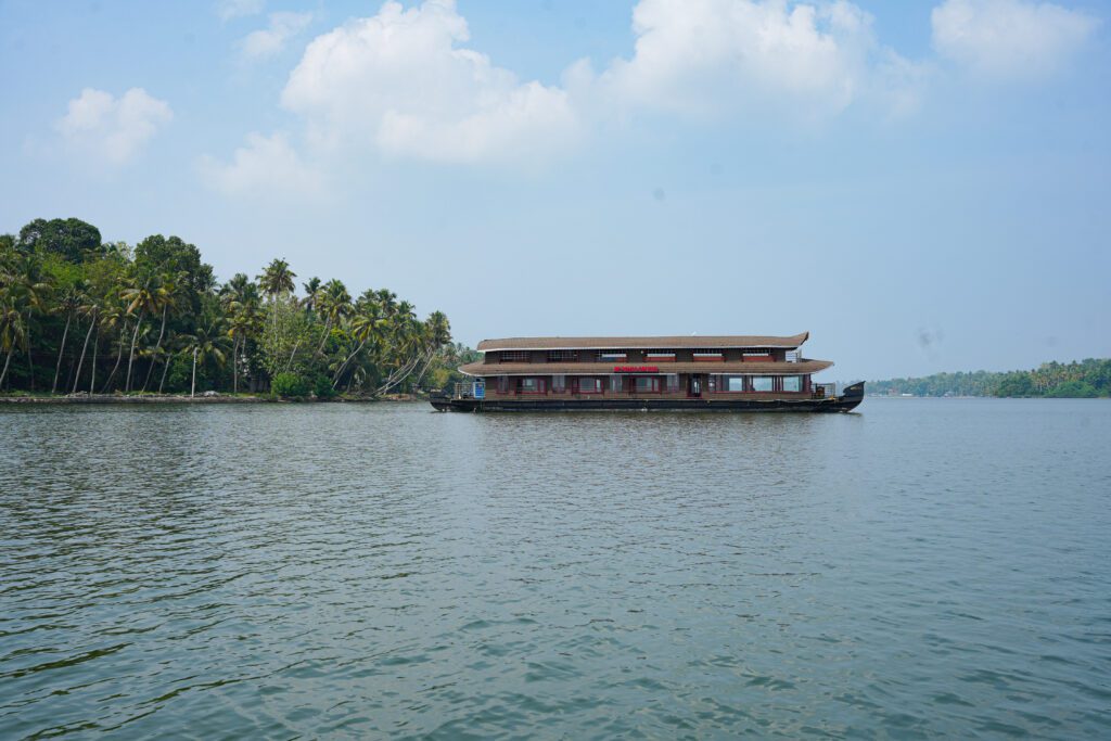 Traditional houseboat in Kollam, Kerala with modern design and comfort – JK Royal Cruise