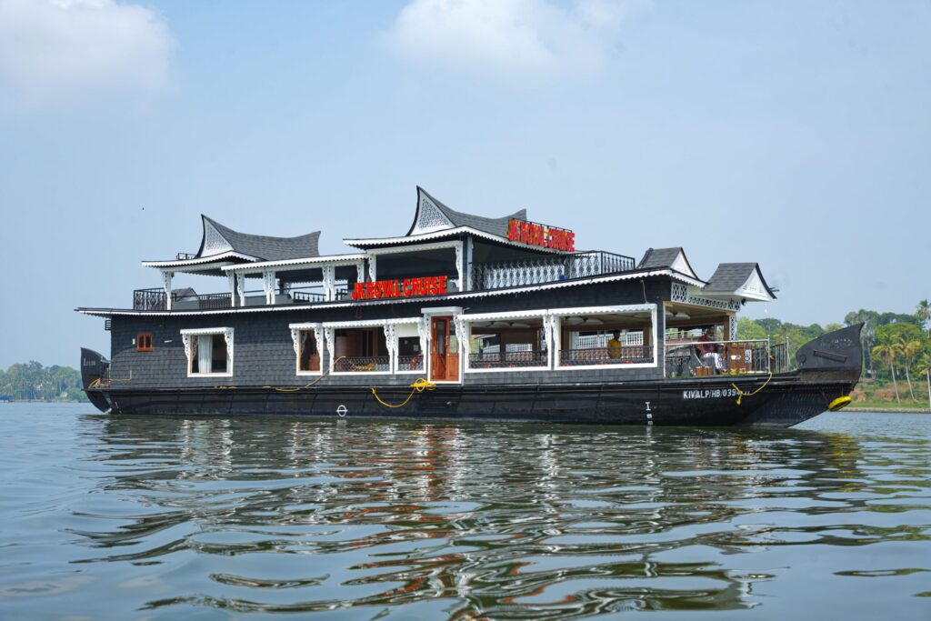 Traditional houseboat in Kollam, Kerala with modern design and comfort – JK Royal Cruise