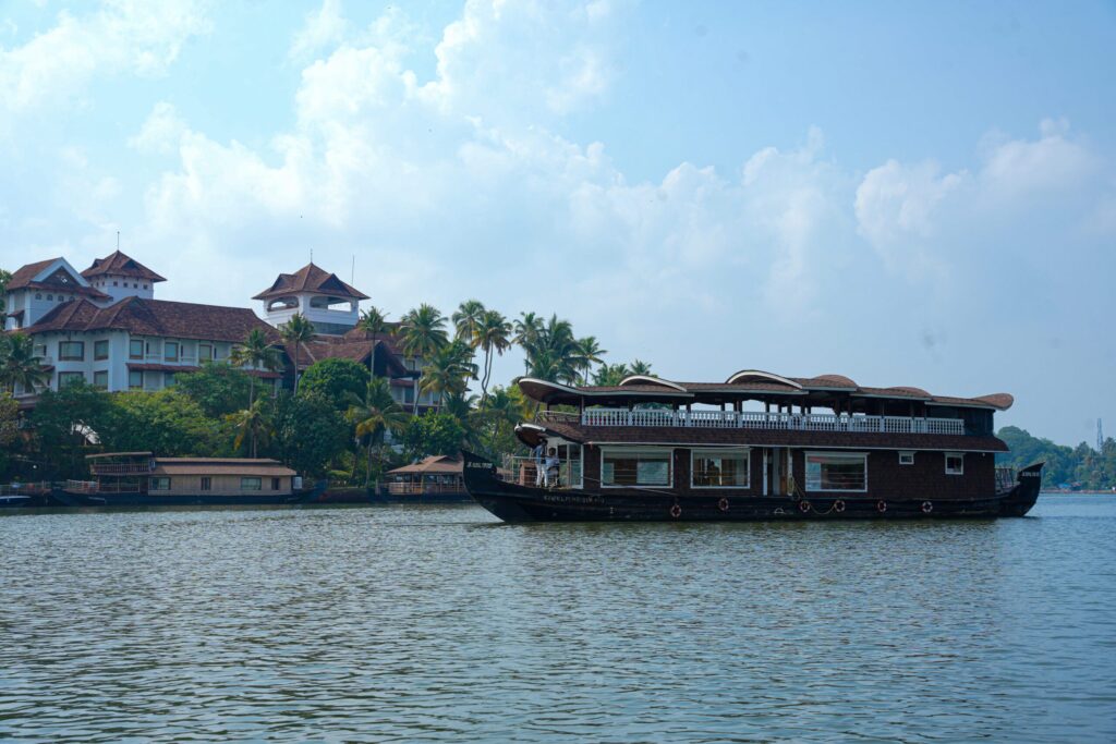 Traditional houseboat in Kollam, Kerala with modern design and comfort – JK Royal Cruise